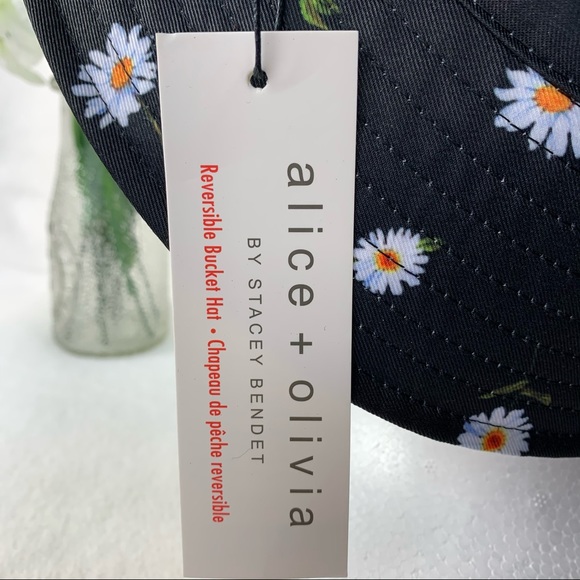 Alice & Olivia Bucket Hat Reversible Navy/White - Picture 7 of 11